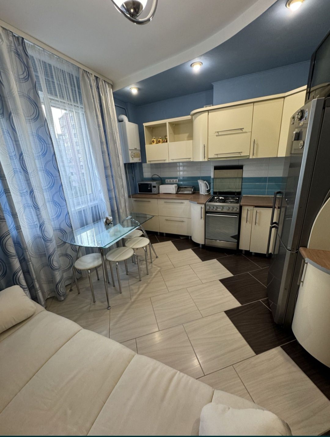 1-bedroom apartment on Fedkovycha Street, furnished and equipped
