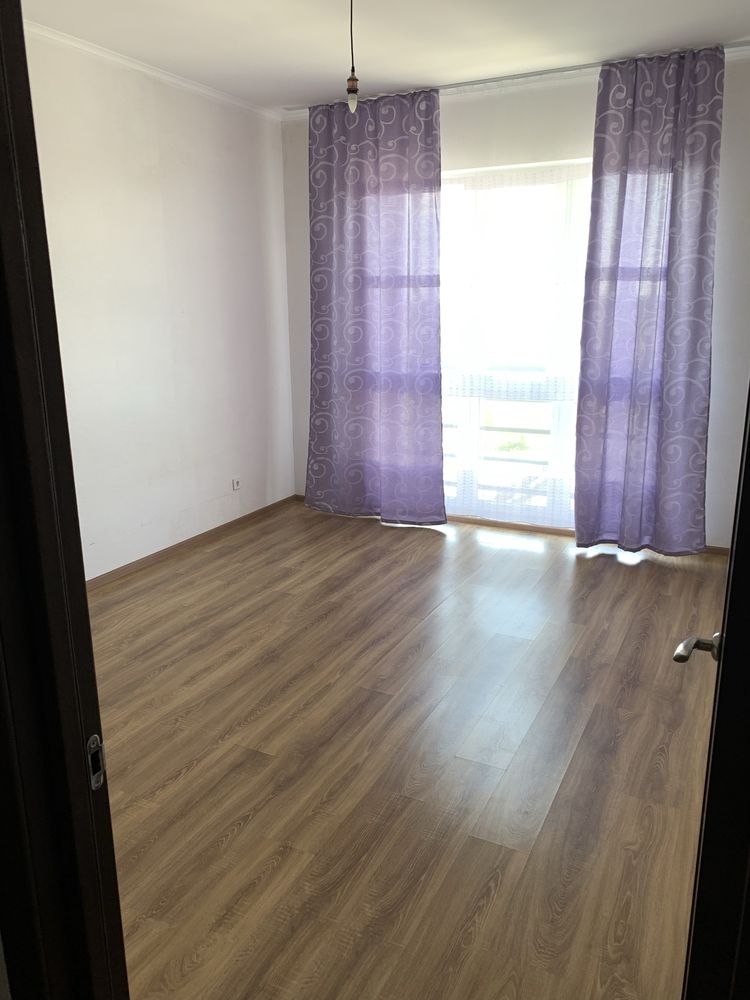 Two-story apartment for female tenants, fully furnished