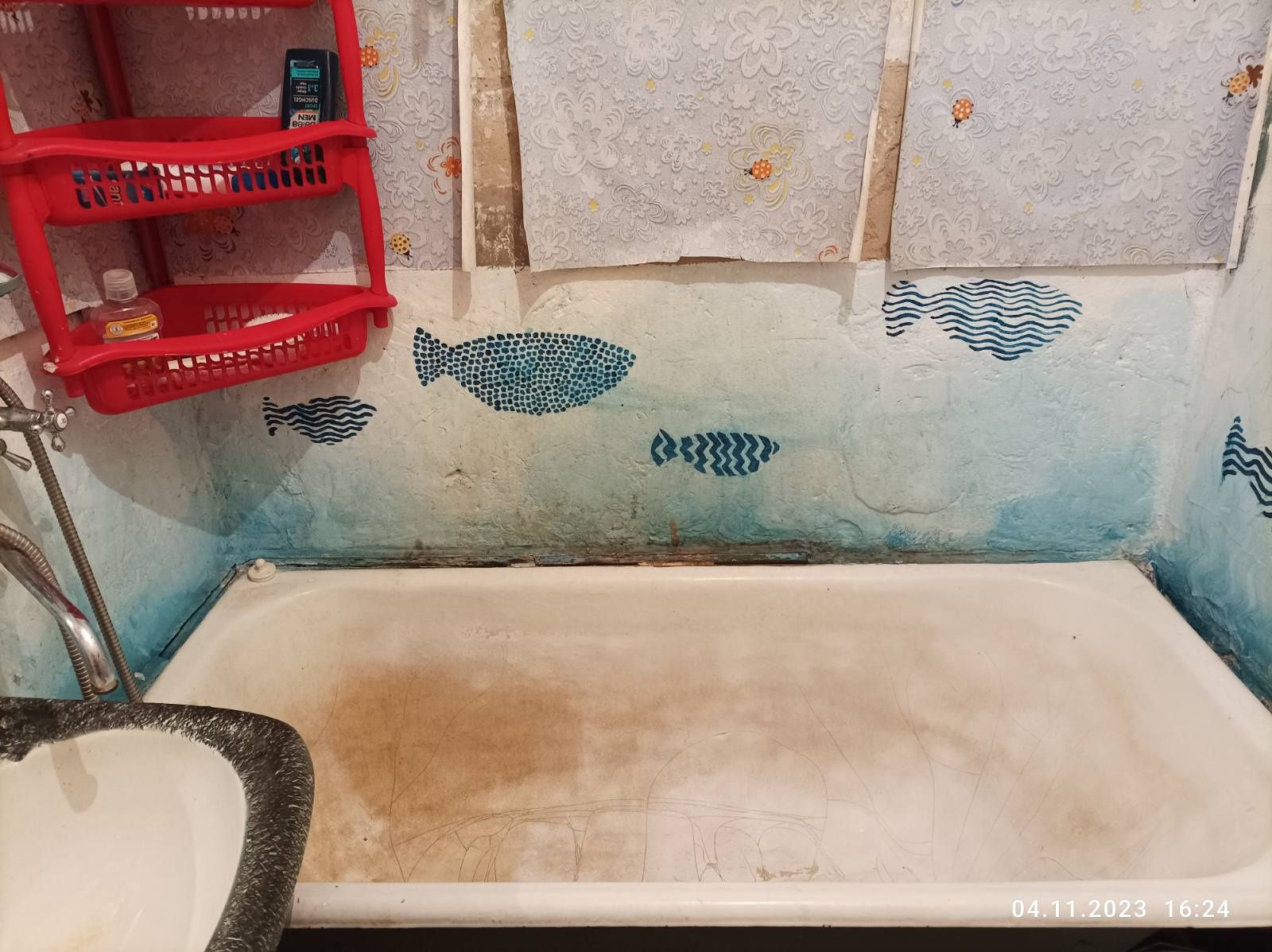 Two-room apartment with hot water in city center