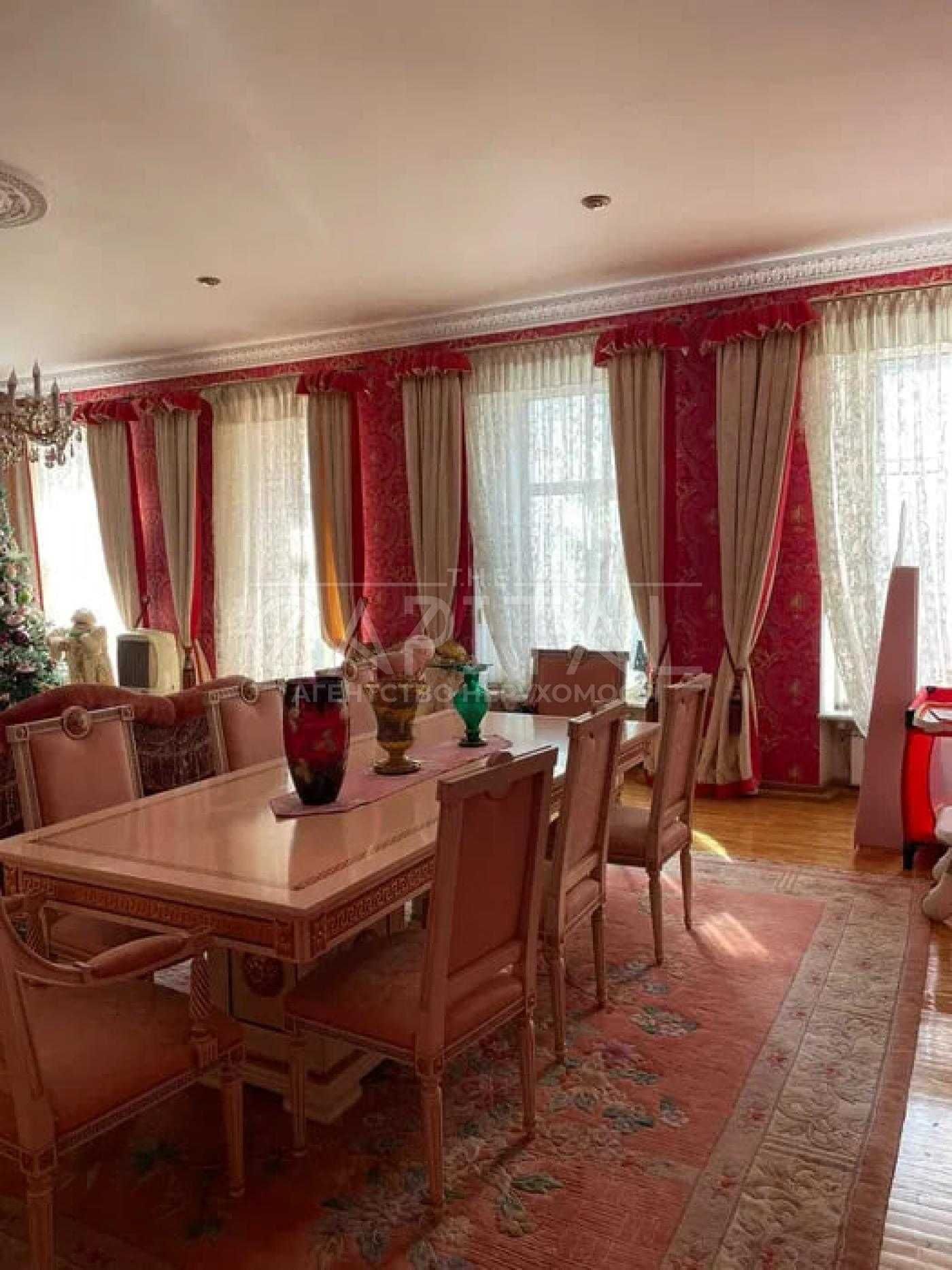 Luxury Apartment in Kyiv City Center near Golden Gates Metro