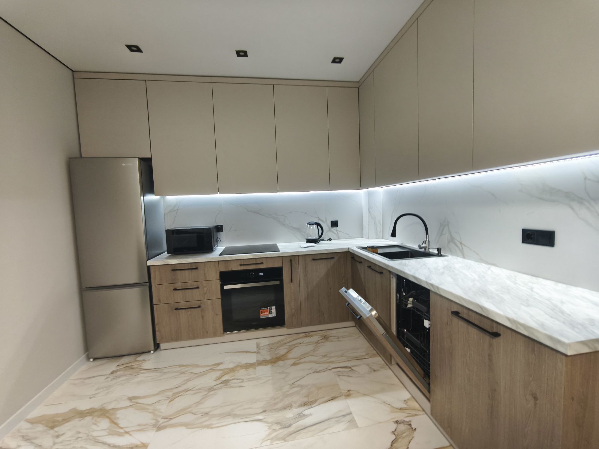 1.5 Room Apartment in Uzhhorod, West Towers Complex