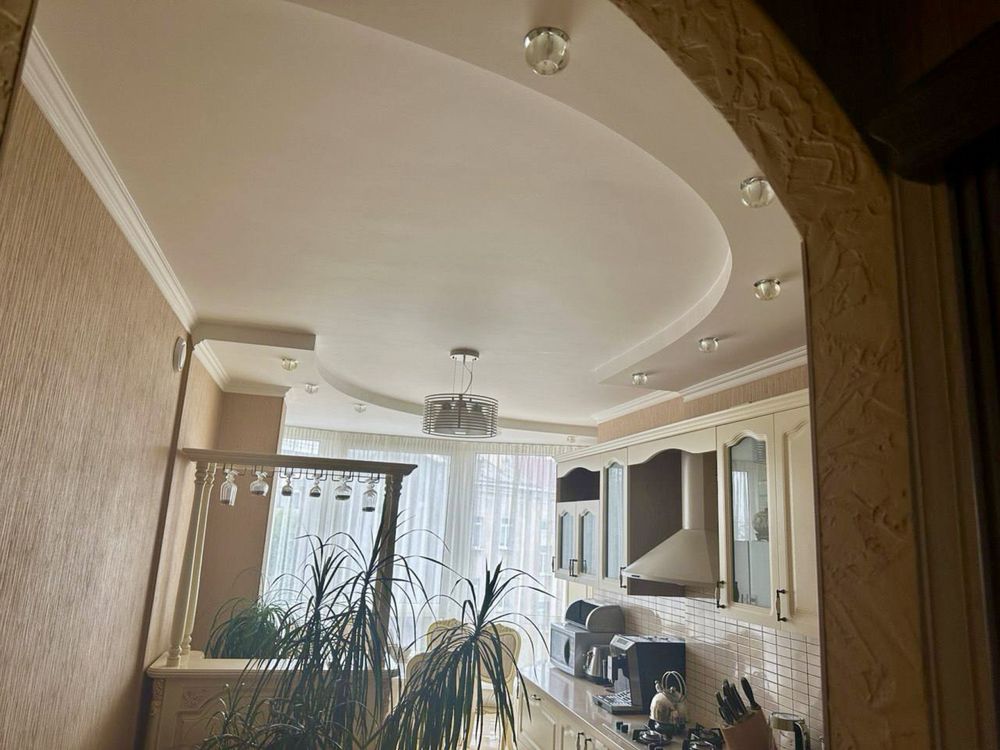 Spacious 3-room apartment in the city center near Kirha district