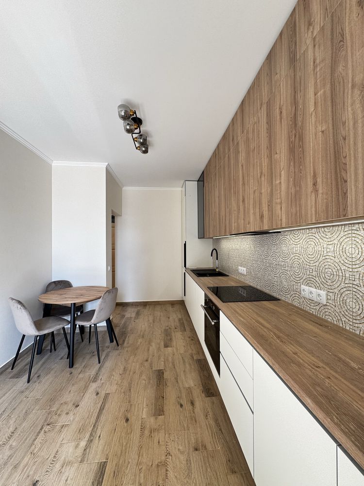Modern 1-Bedroom Apartment in Uzhhorod's Budapest Residential Complex