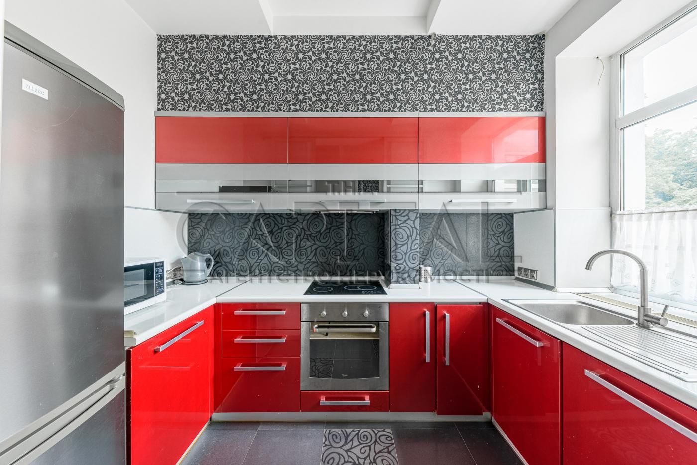 3-Bedroom Apartment in Kyiv City Center near Golden Gates Metro