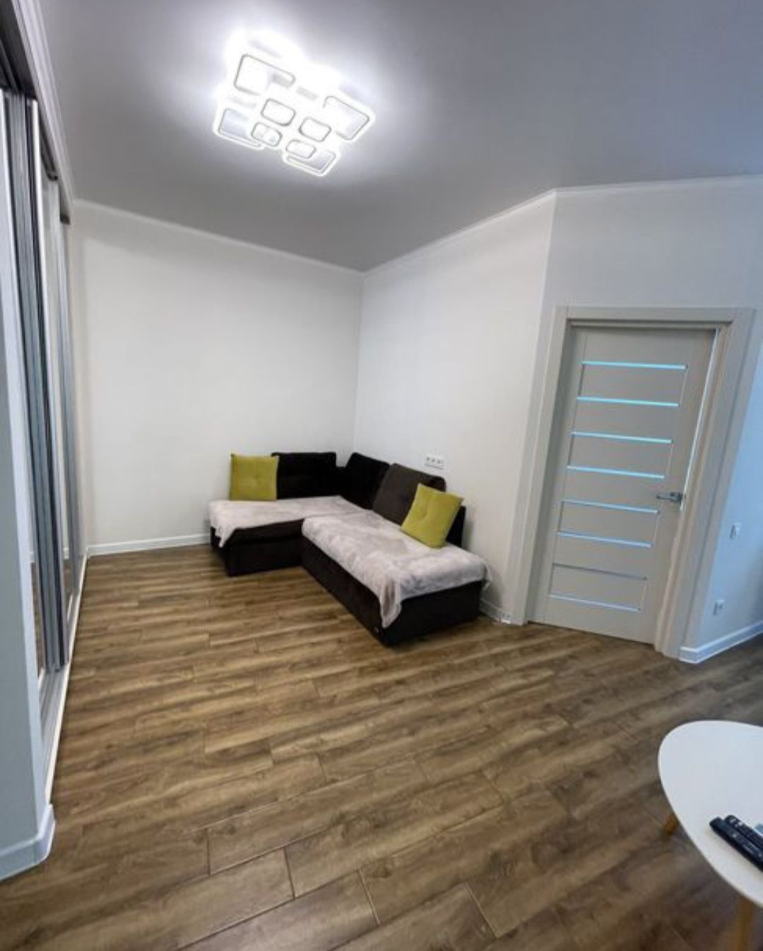 Modern Apartment in Pearl 26 Complex with Parking