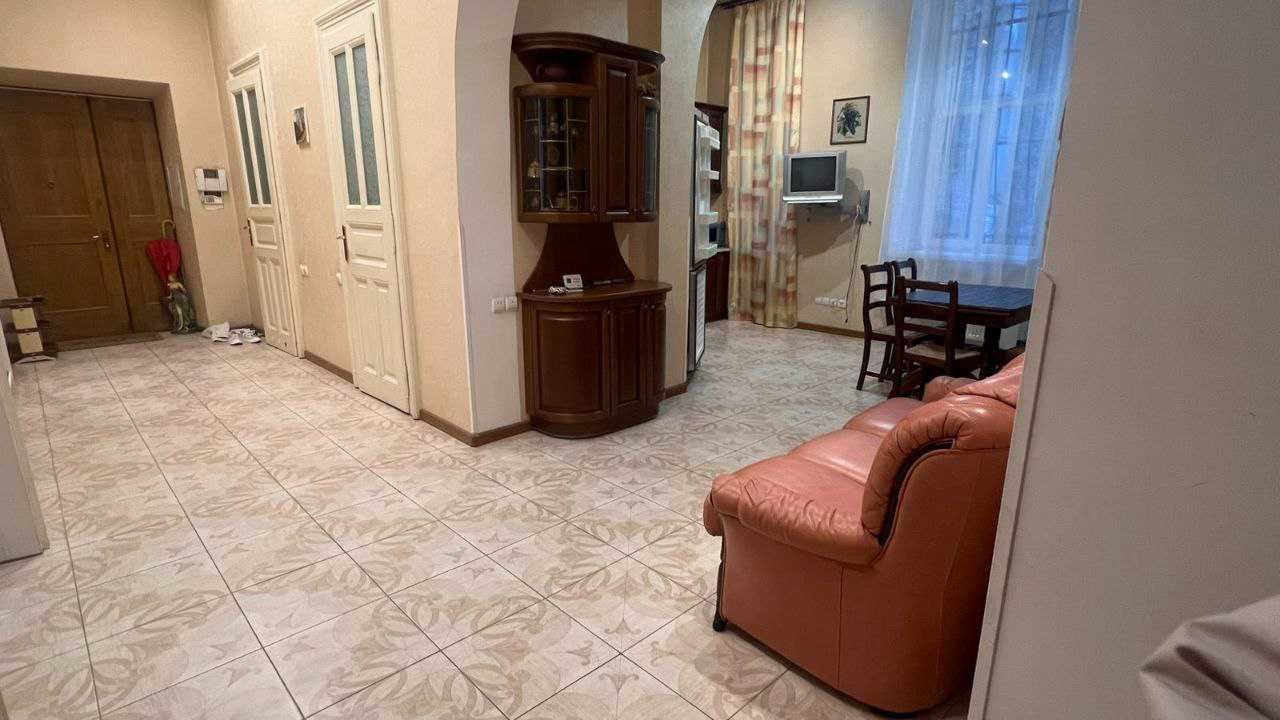 Exclusive 3-bedroom apartment in Lviv city center