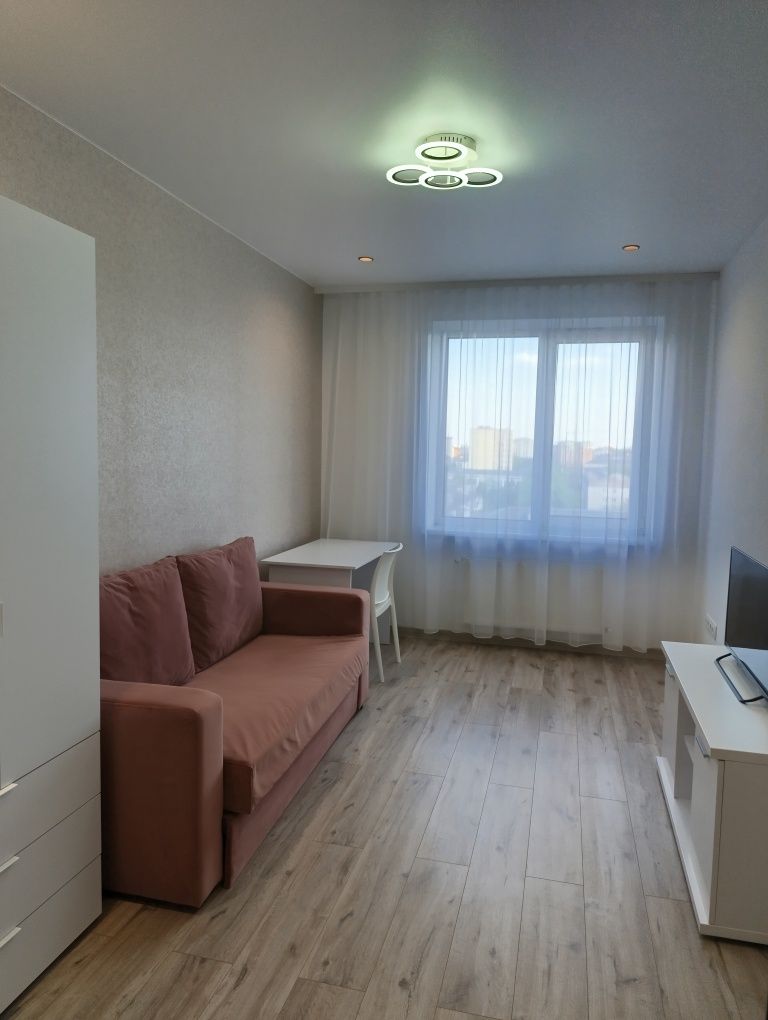 Spacious 2-room apartment in city center with storage, new building, river view
