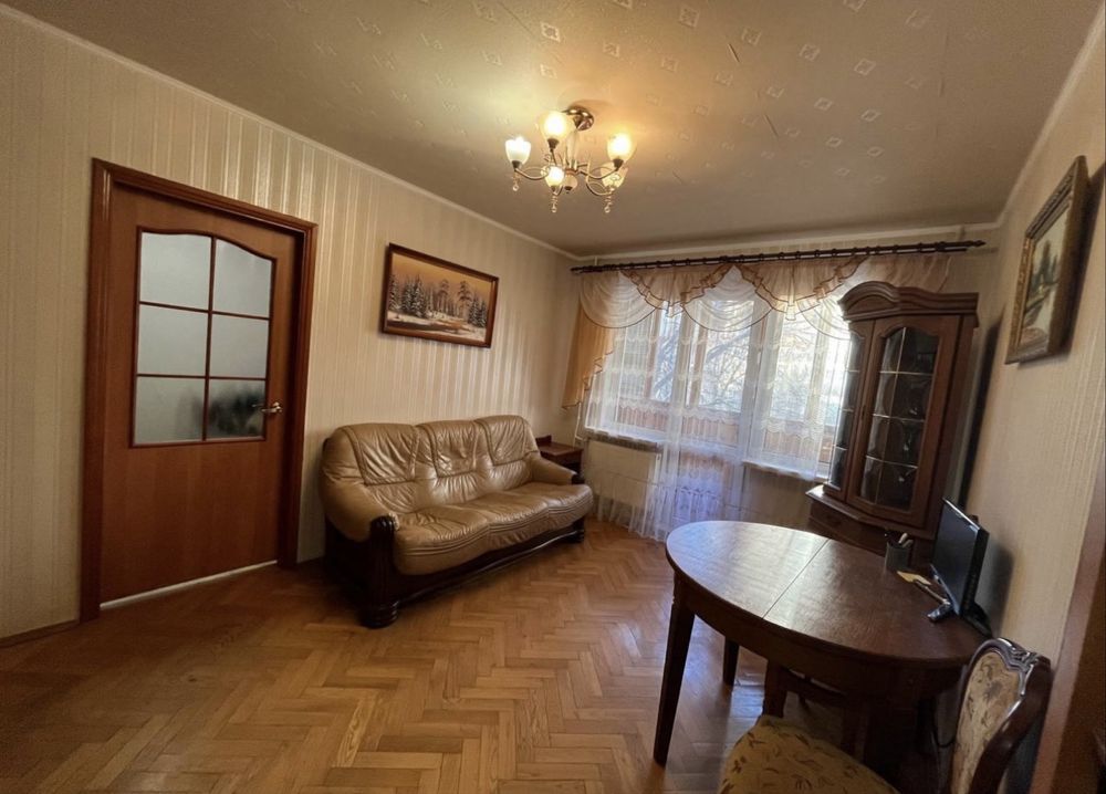 Spacious 2-Room Apartment with Classic Interior