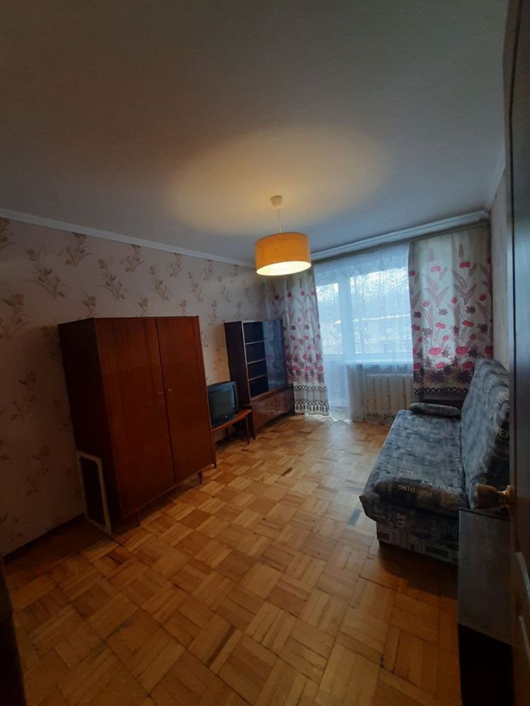 Two-room apartment near Pension Fund with balcony