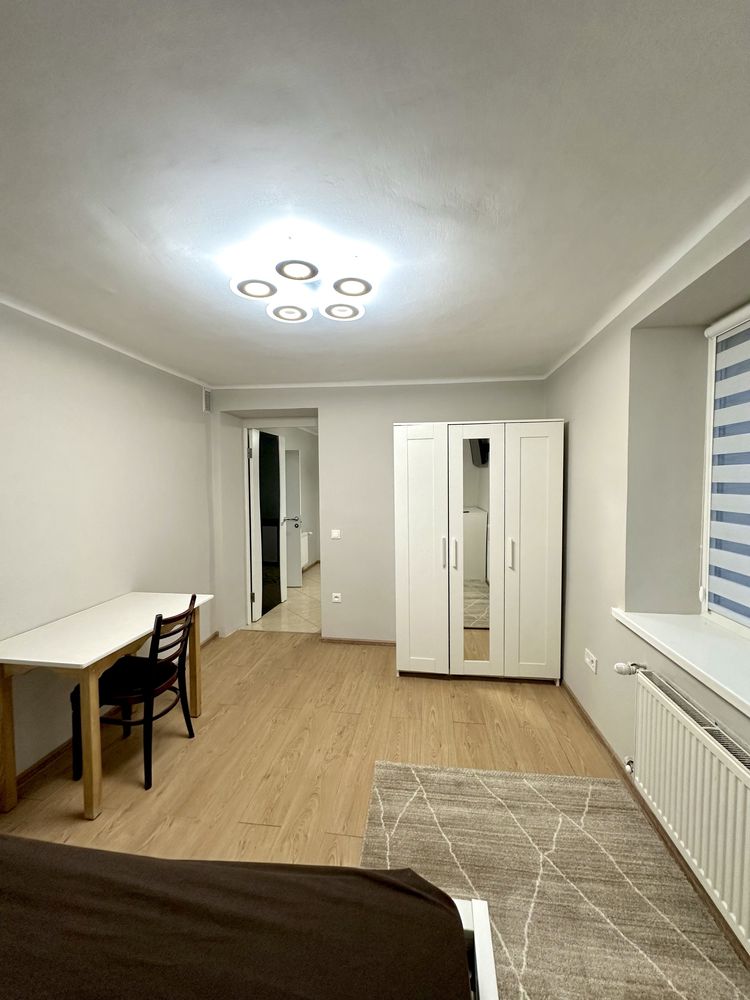 Modern 1-Bedroom Apartment with Private Garden Access
