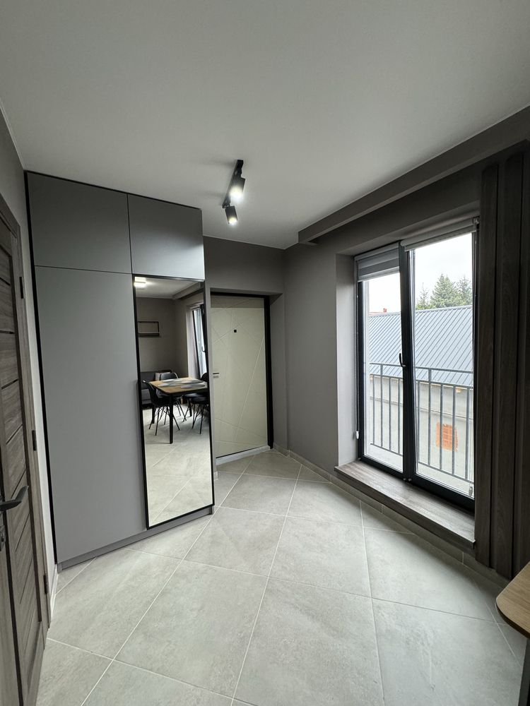 Modern Studio Apartment Near City Center with Amenities