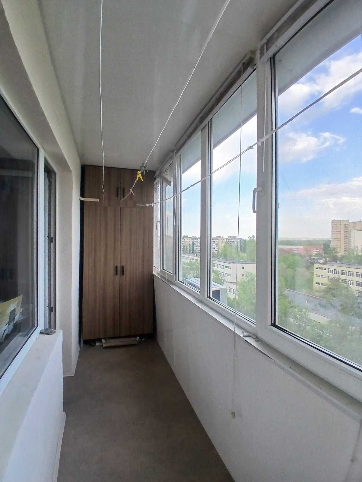Two-room apartment on Hetman Petro Doroshenko Street with good renovation