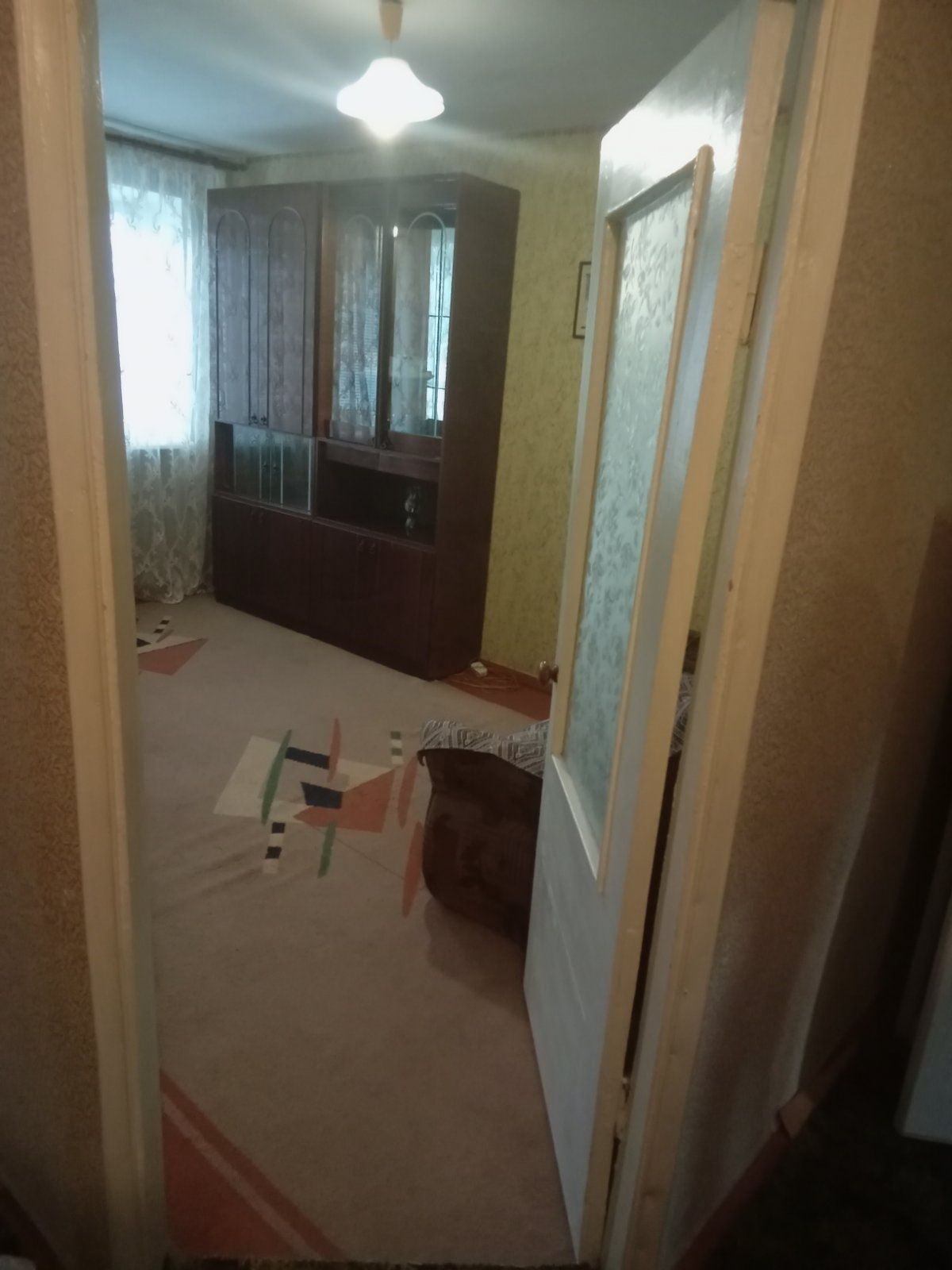 2-Room Apartment with Separate Rooms, Gas Column, Balcony, and Furniture