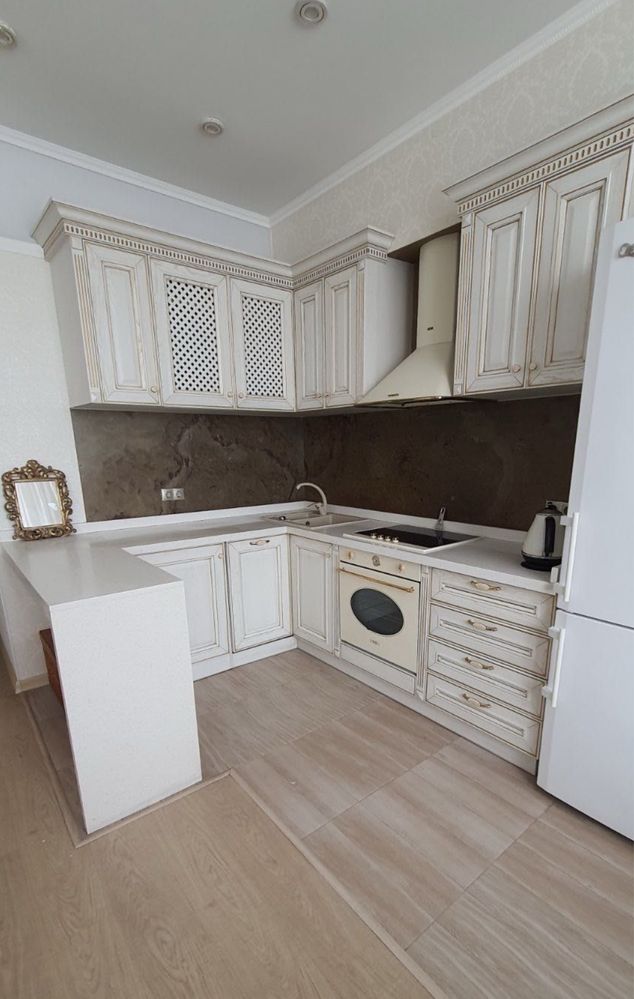 Luxury 1-Room Apartment near French Boulevard with Sea View
