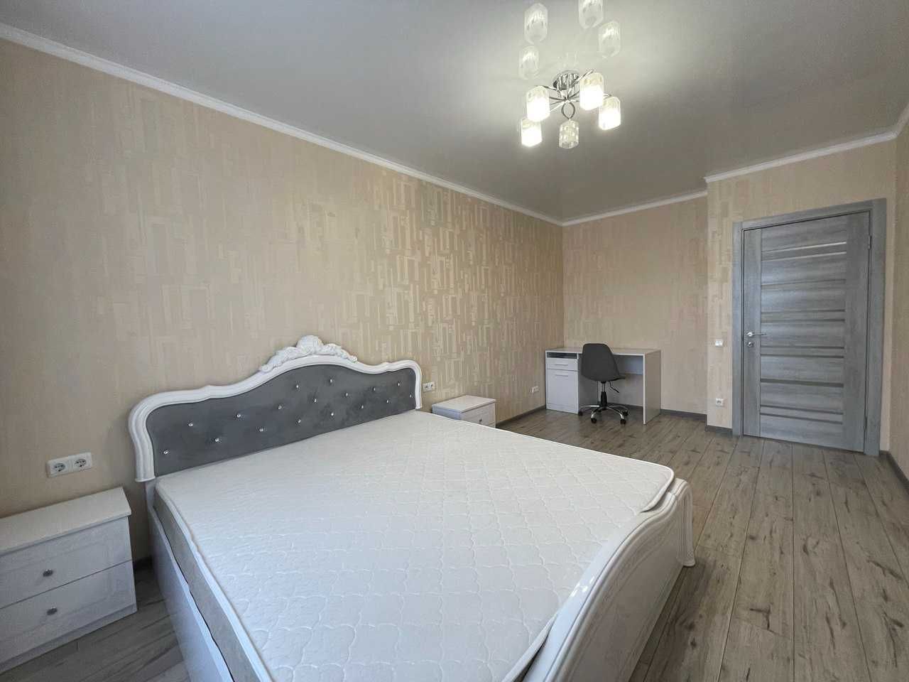 Bright Modern City Center Apartment with Full Amenities