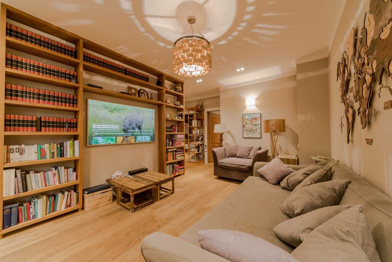 3-bedroom apartment in the heart of Podol, historic district with premium features