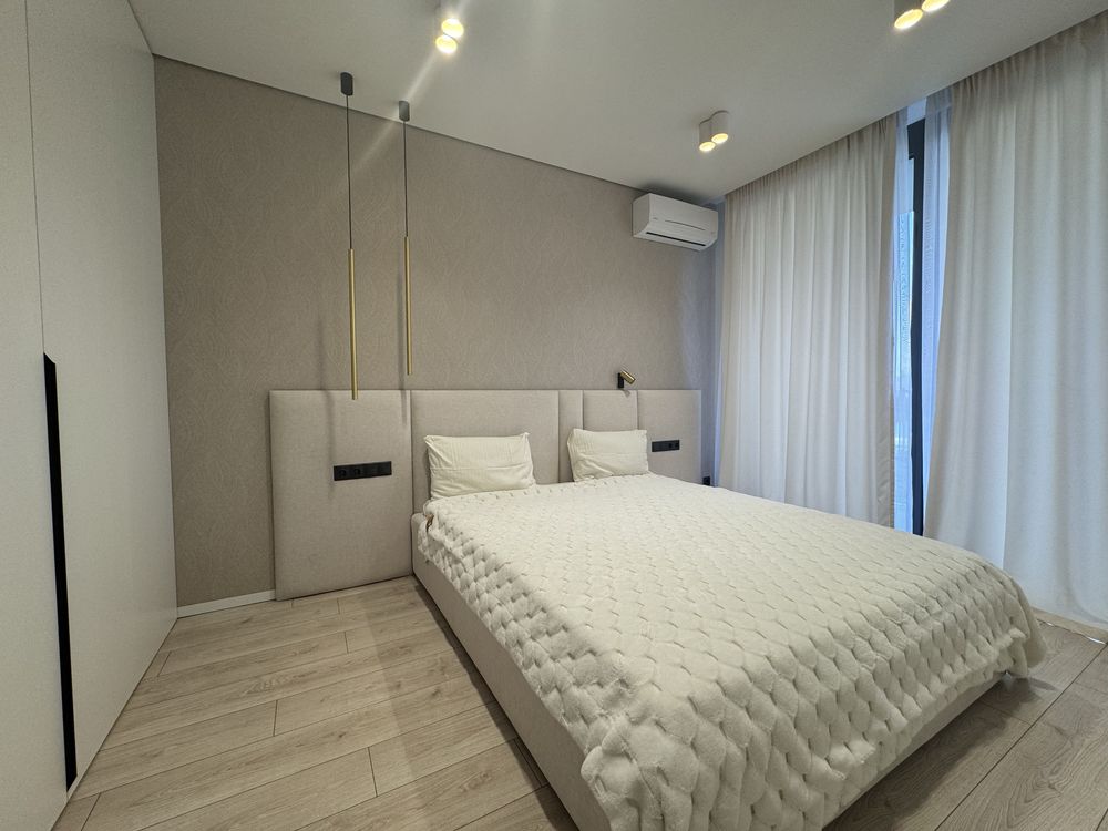 Two-bedroom apartment in Park Land complex with practical layout
