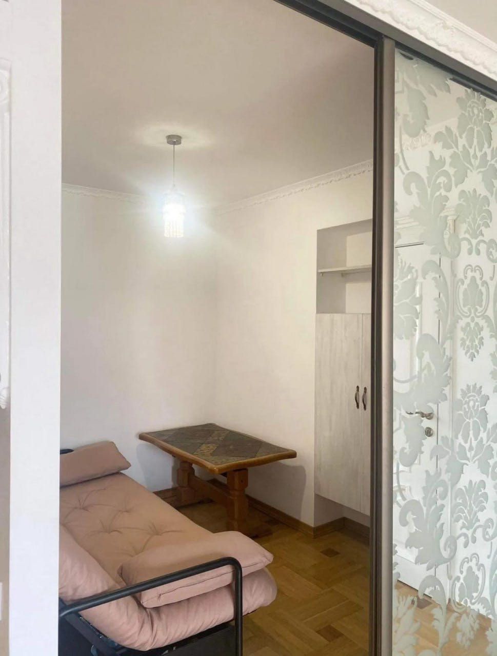 2-Room Apartment on Jasminova Street with Park View