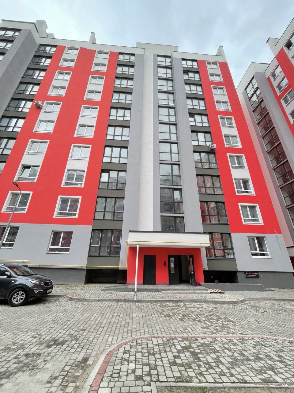 2-Bedroom Apartment in Khmelnytskyi Park Complex
