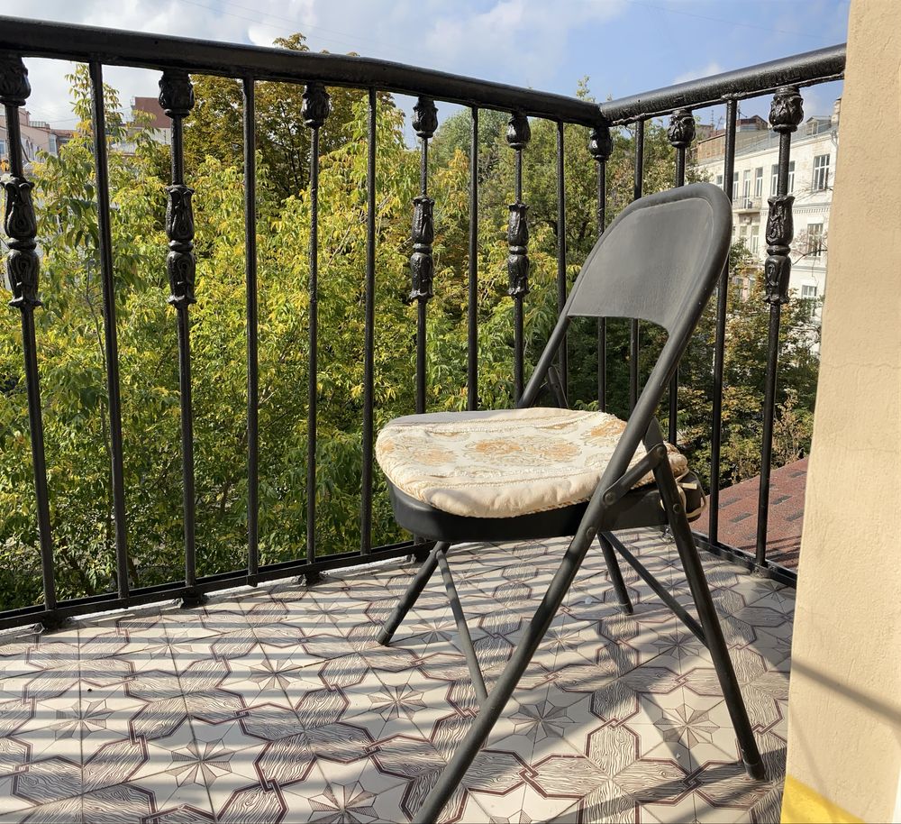 Spacious Stalin-era Apartment in City Center, 60m2, Near Metro