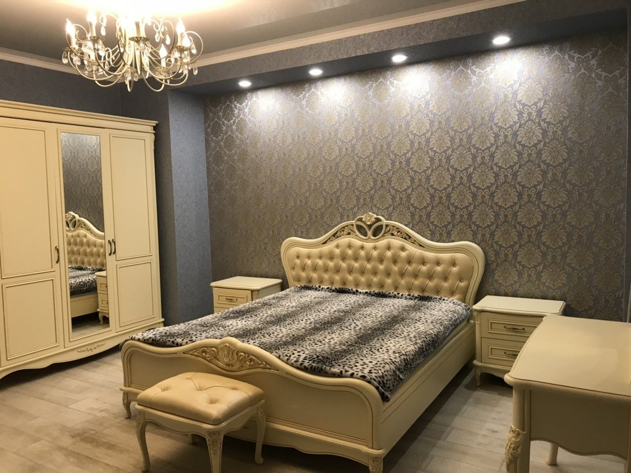 Large 110m² Sea View Apartment with Park Access