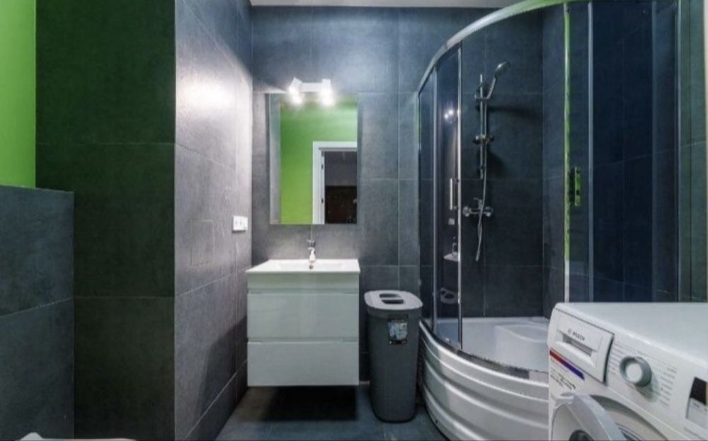 Spacious 2-bedroom apartment with renovation on Maloholoskivska Street