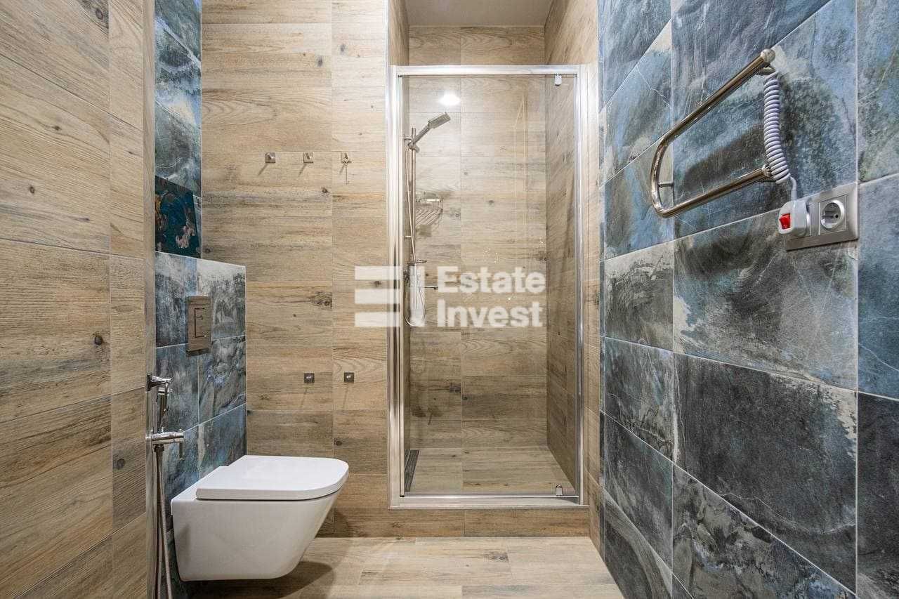 3-Room Apartment with Modern Design in Monte-Plaza Complex