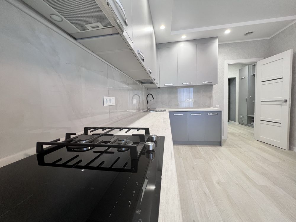 Spacious city center apartment in Vyshyvanka Complex with modern amenities