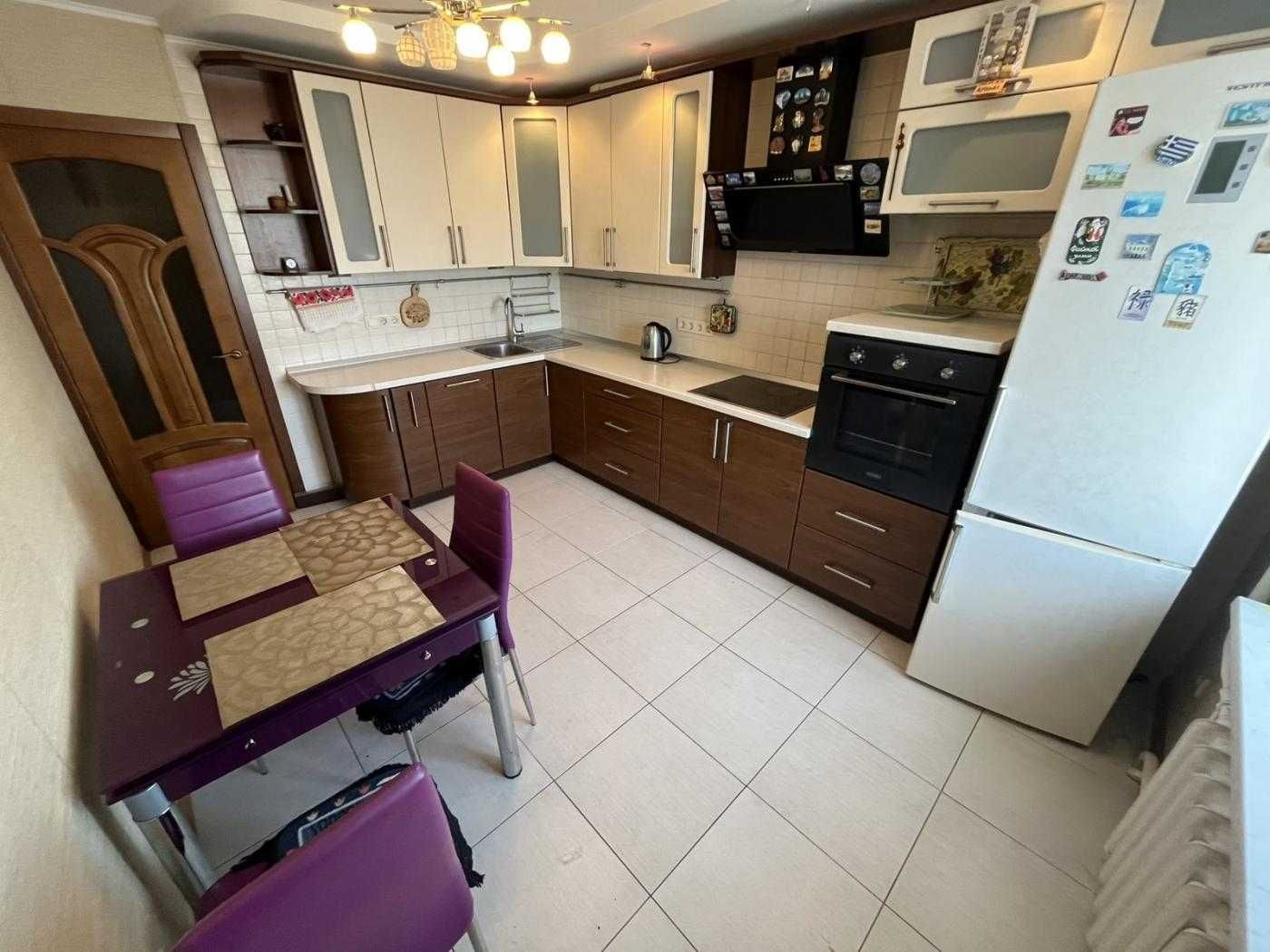3-room spacious apartment with designer interior and multiple amenities