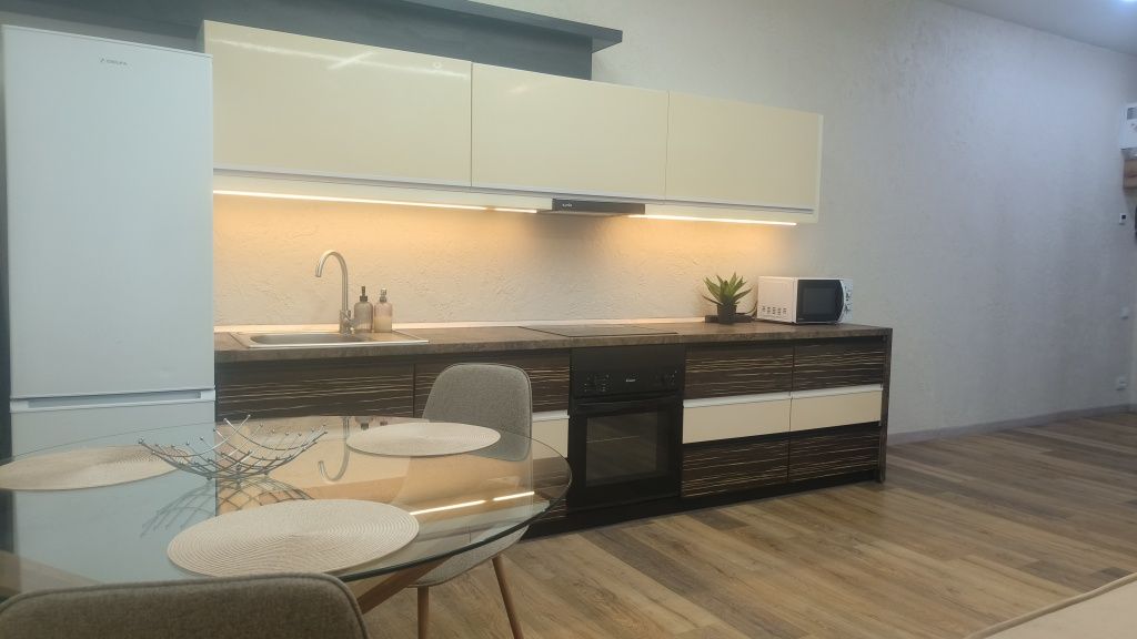 Stylish 2-bedroom apartment with terrace near city center