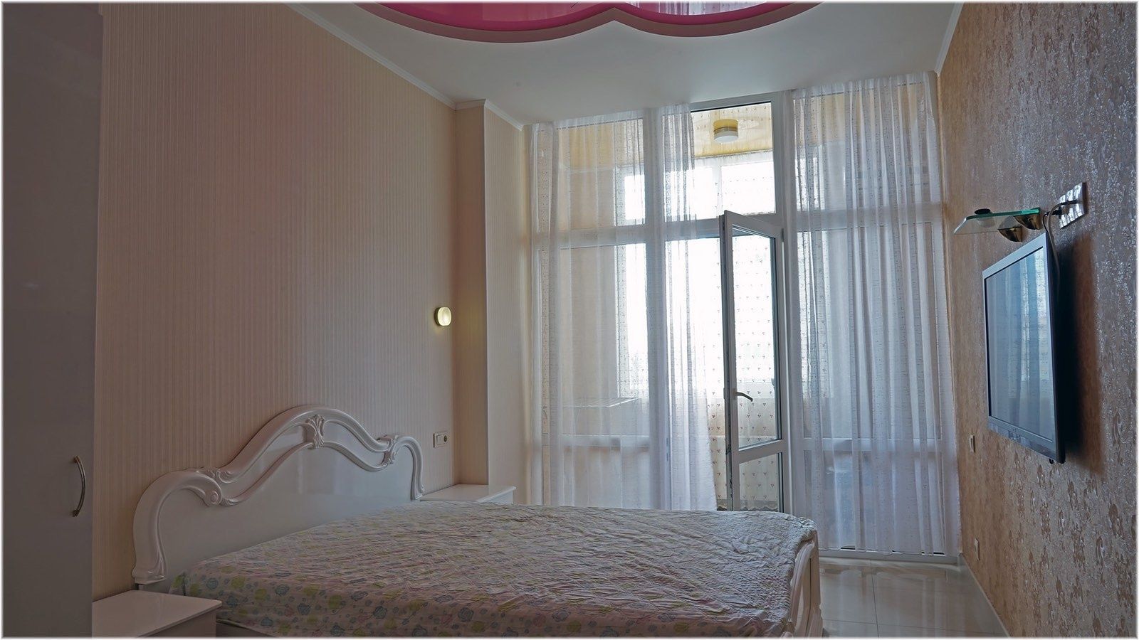 2-Room Apartment on French Boulevard near Mechnikov Hospital