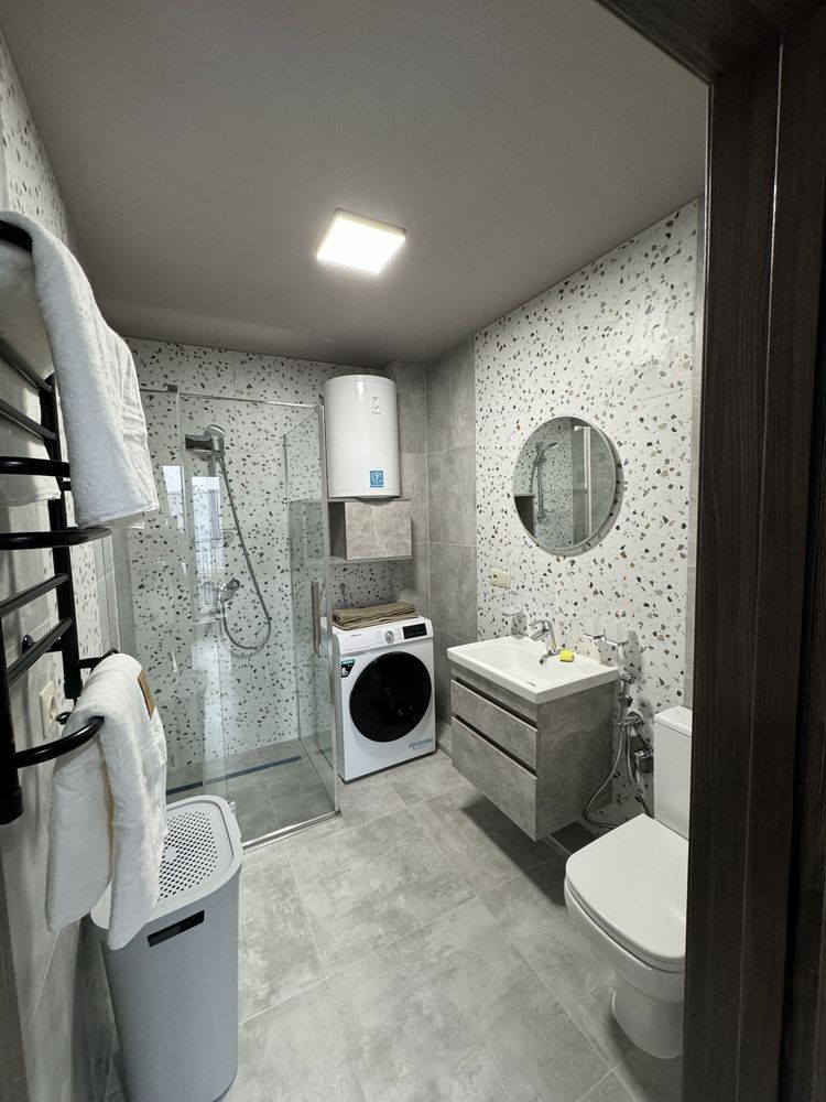 Modern Studio Apartment Near City Center with Amenities