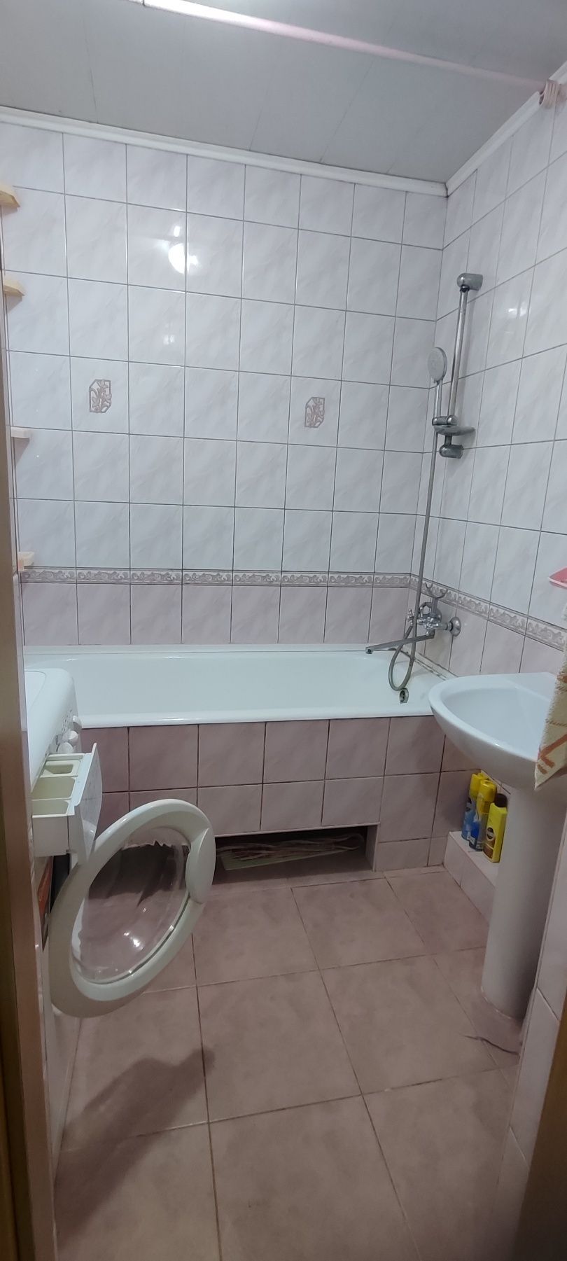 Cozy Apartment on 5th Floor of 10-Story Building