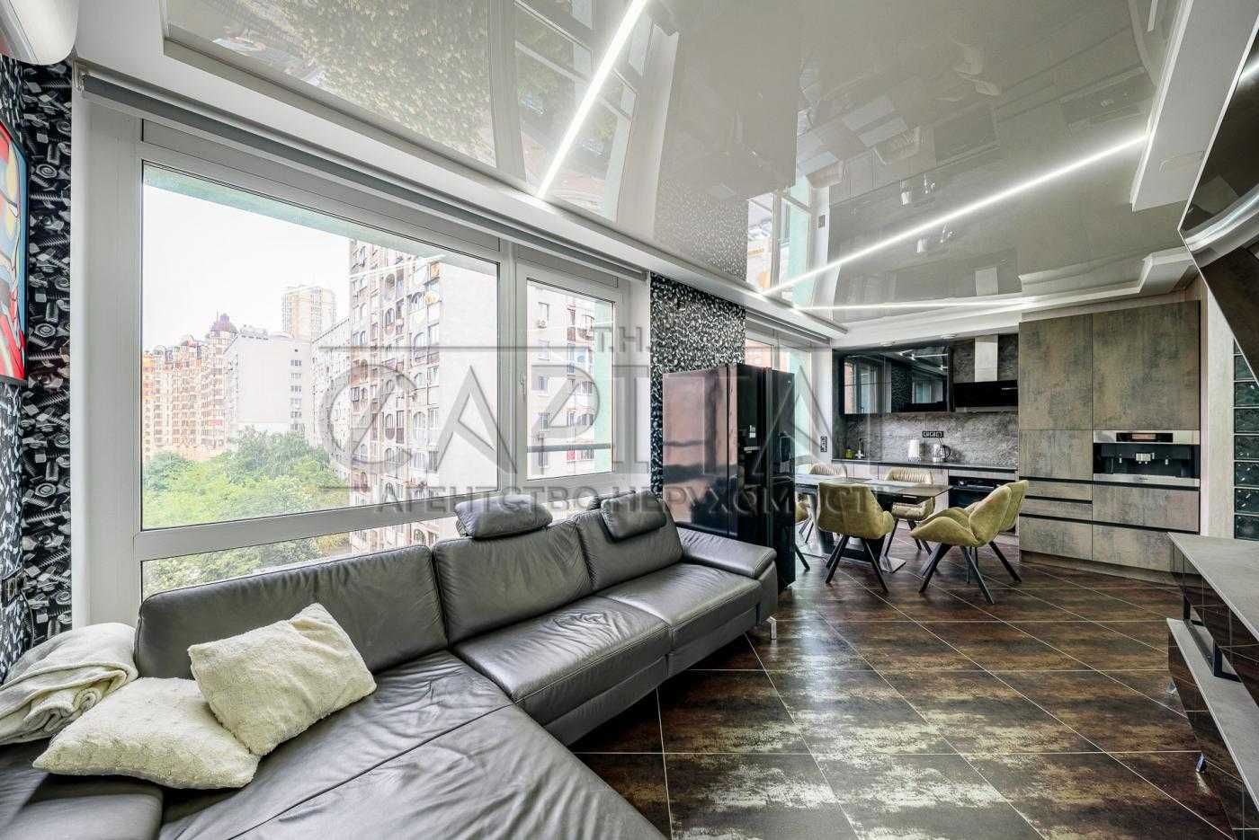 3-Room Apartment in Hoffman House, Lukyanivka District