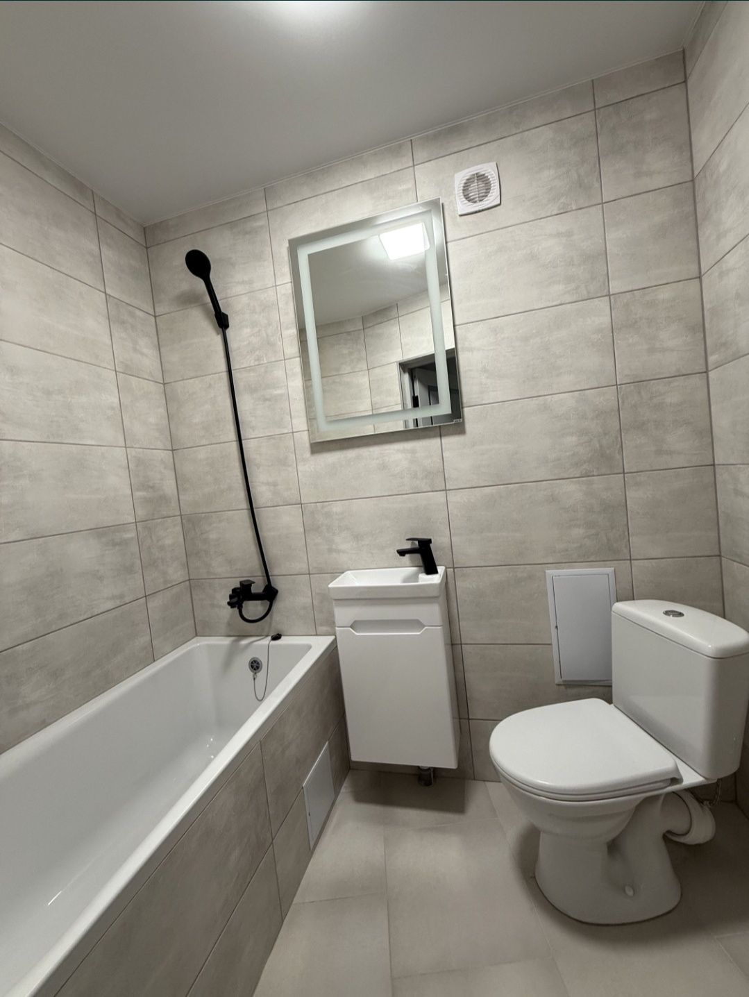Cozy 2-bedroom apartment near Dastor Shopping Center