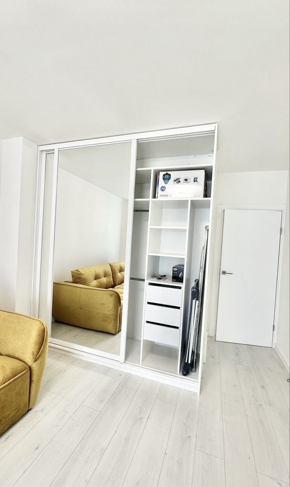 2-Room Apartment in Podil Plaza with Panoramic View of Andriyivska Church
