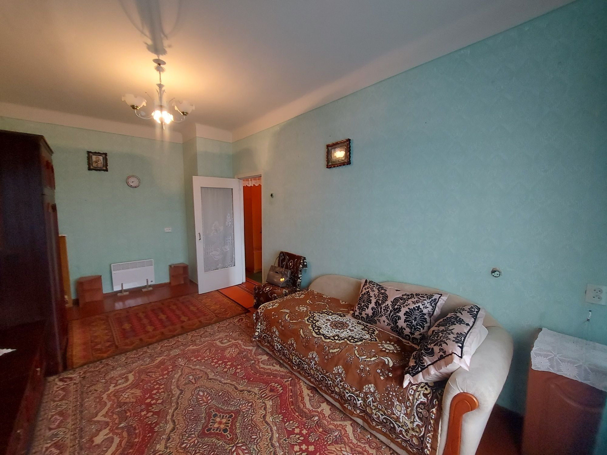 1-Room Apartment Near City Center with Washing Machine