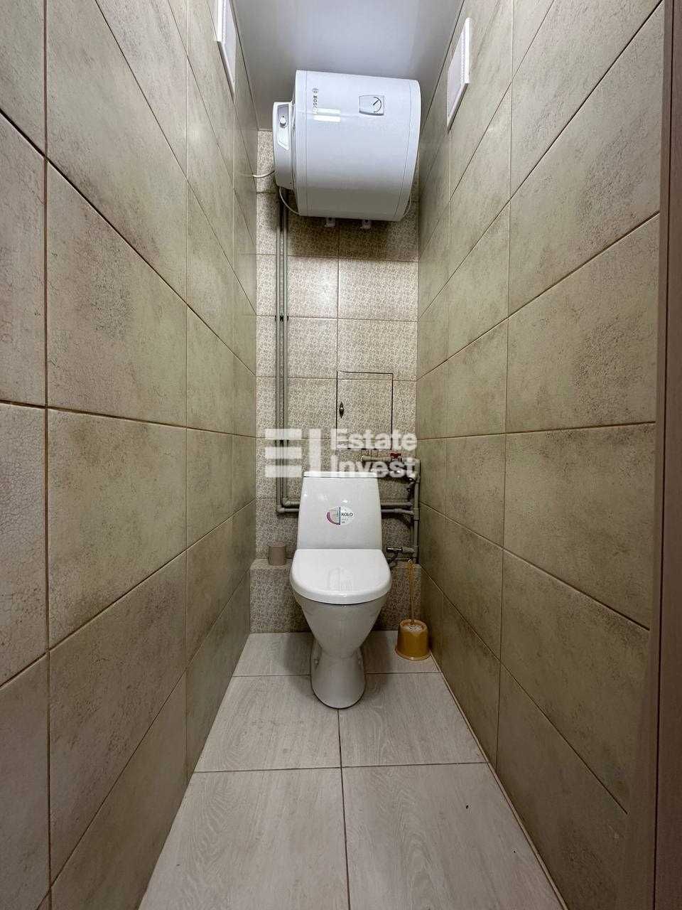 3-Room Apartment with New Renovation on Derevyanka Street