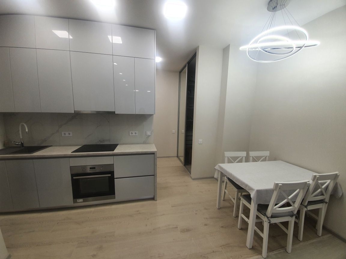 Modern 2-Bedroom Business Class Apartment with Security