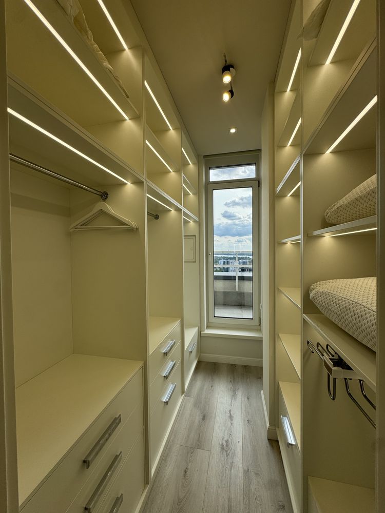 Spacious 5-Room Duplex Apartment with Terrace and Fireplace in Seven Complex
