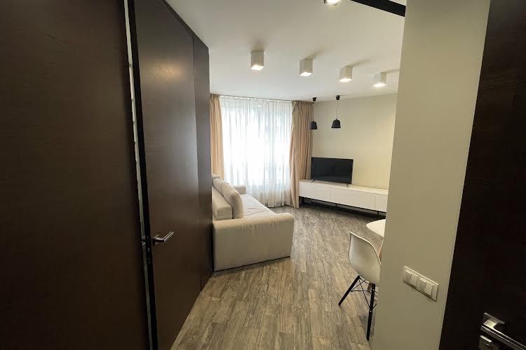 1-Bedroom Apartment near Slavutych Metro with Dnieper View