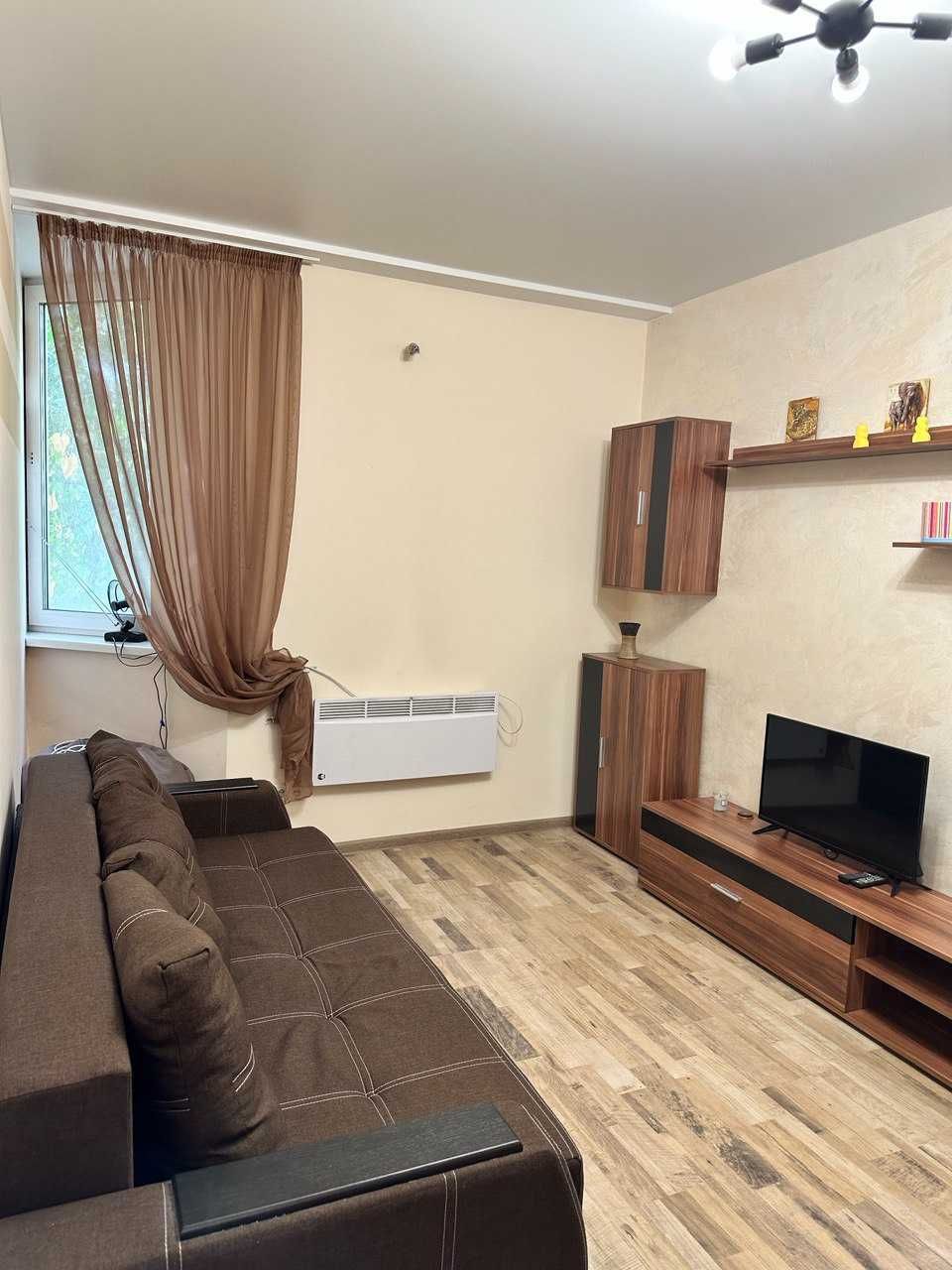 Studio Apartment with Euro Renovation Near Lukyanivka Metro