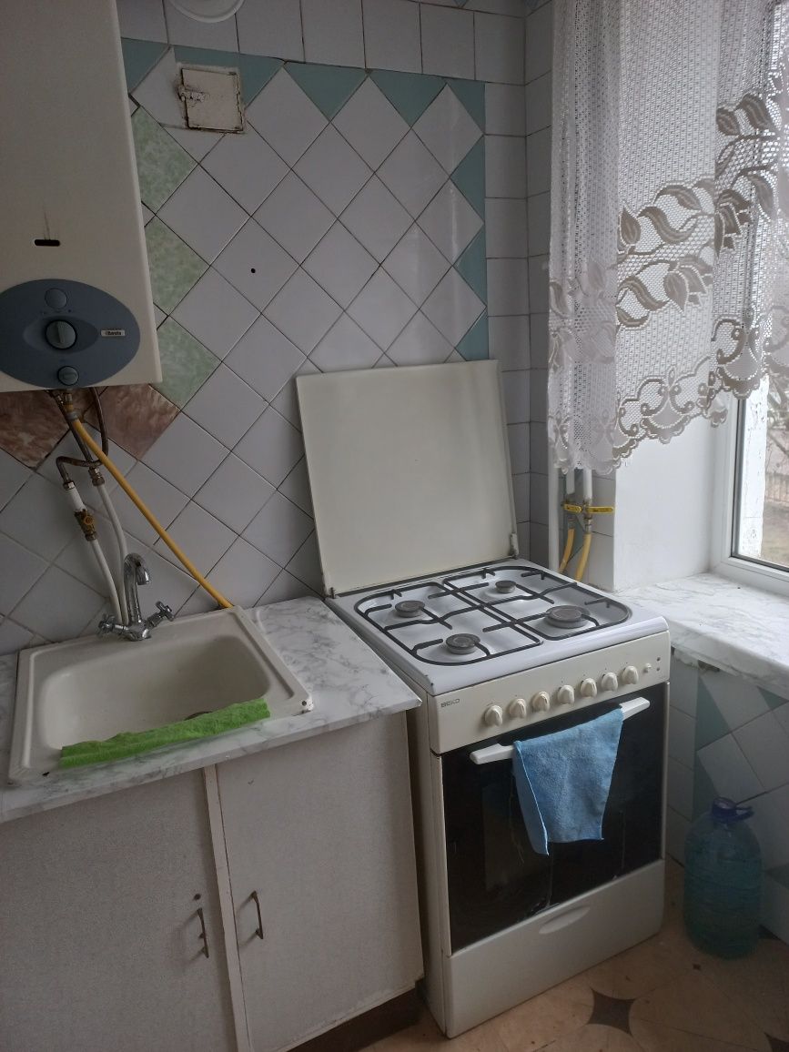 2-Room Apartment Near School with Balcony