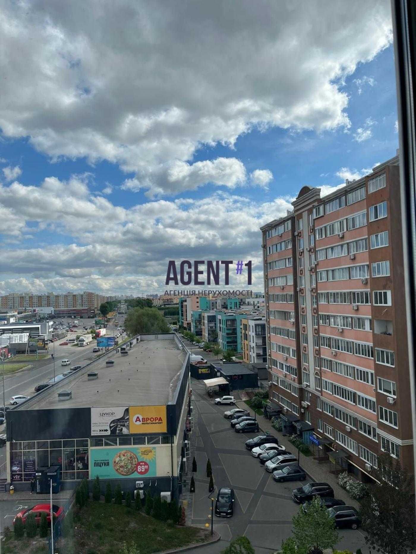 1-Bedroom Apartment in Petrivsky Quarter, Sofiivska Borshchahivka