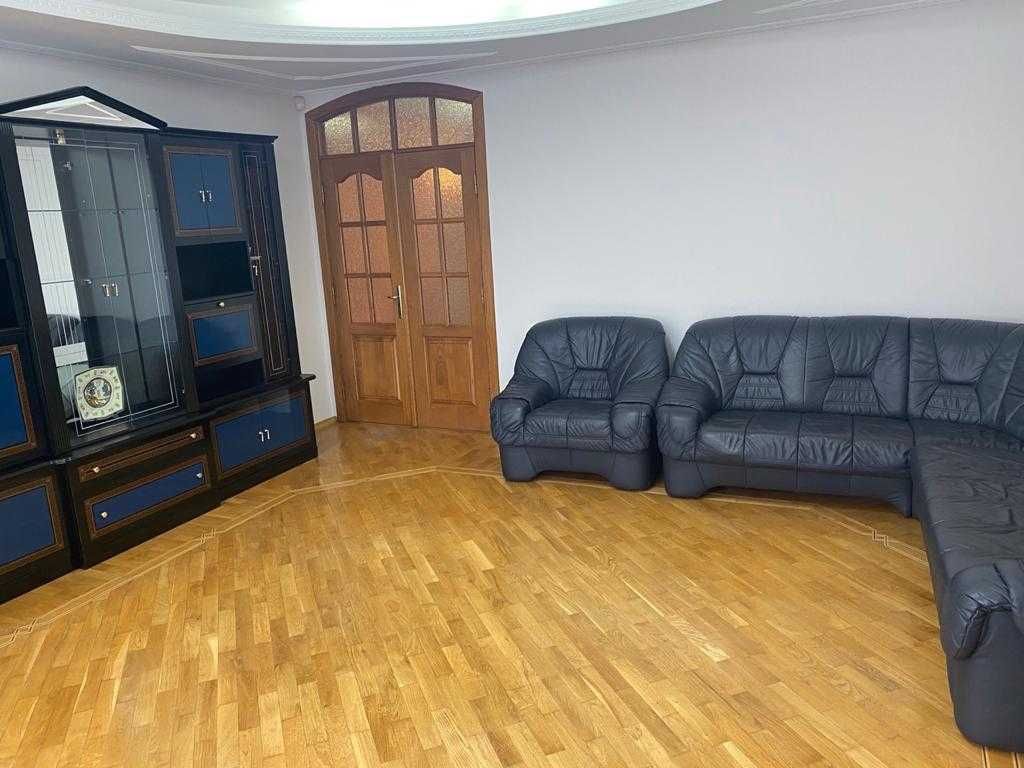 3-Bedroom Apartment Near 6th School, Spacious and Well-Renovated