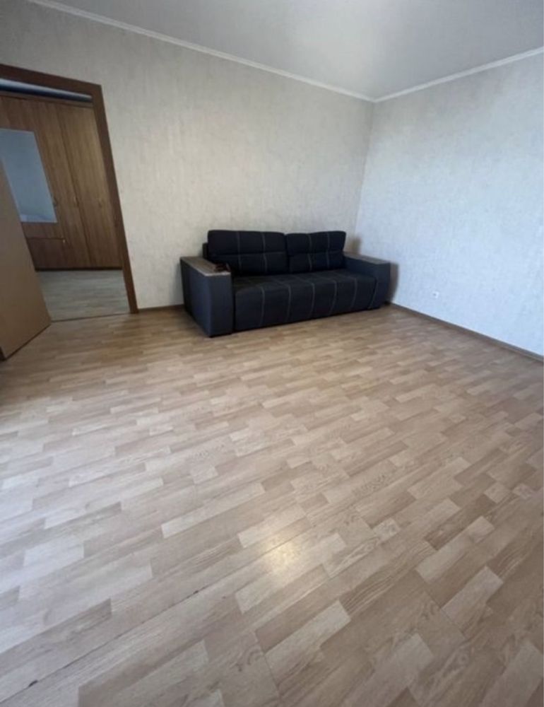 Modern 2-Bed Apartment Near Metro with New Renovations