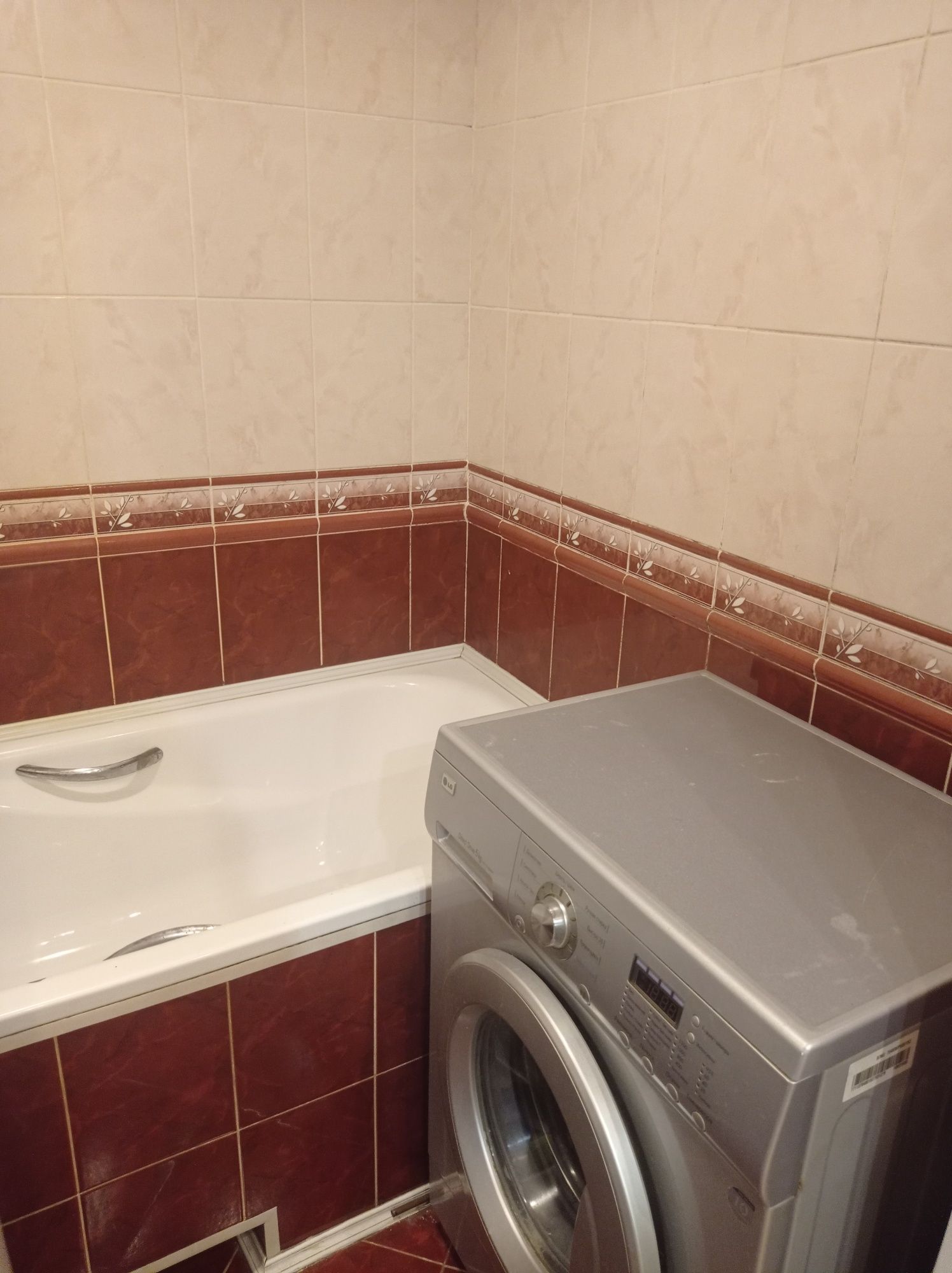 Two-room apartment in city center, 4th floor, with individual electric heating