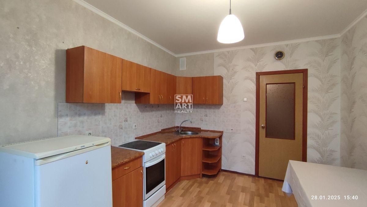2-Room Apartment on Zdolbunivska Street, Well-Equipped
