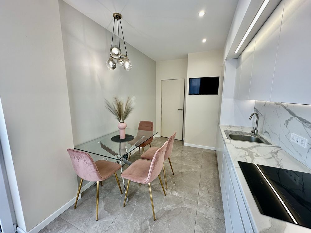 Modern 1-Bedroom Apartment Near City Center