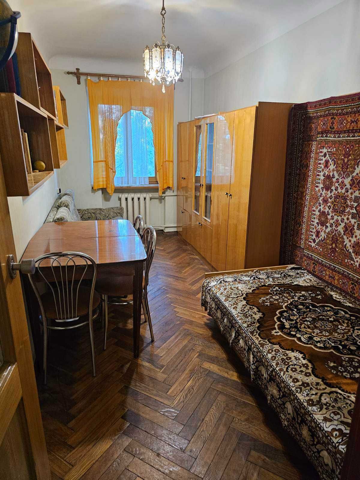 Two-room apartment with gas heating near park